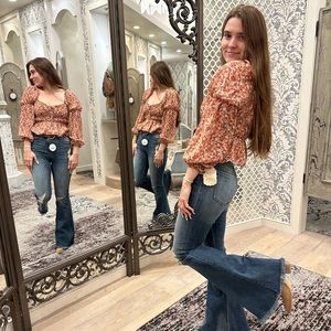 Meet your Posher, Nina